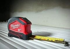 Milwaukee Ağır Hizmet Tipi Autolock Şerit Metre 8m
