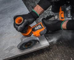 AEG BEWS 18-125BLPX2-502C Çift Akülü 5 Ah Taşlama Makinesi